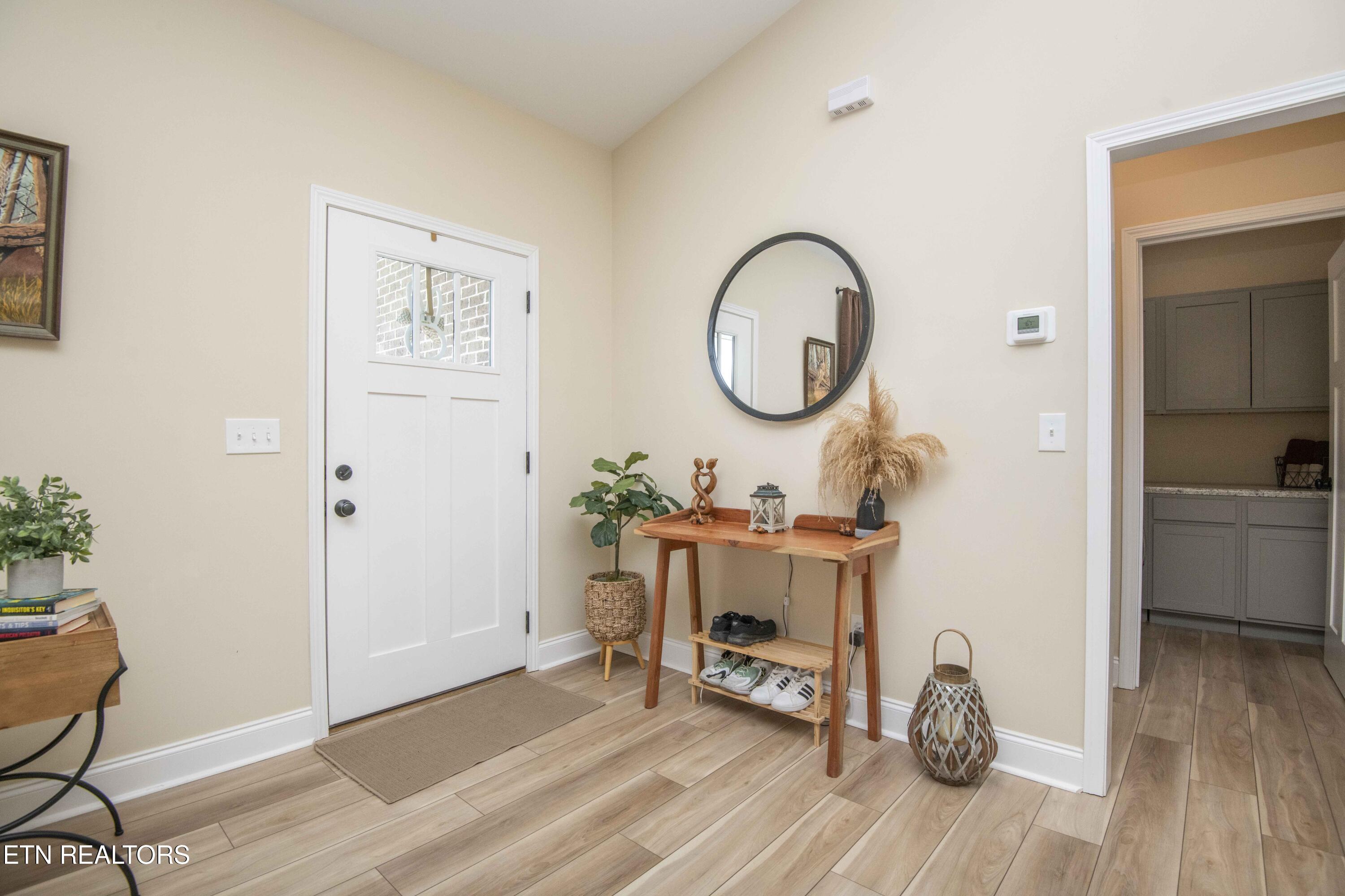 100 Claude Steadman Place Clinton, TN 37716 - Photo 7 of 43 foyer_1
