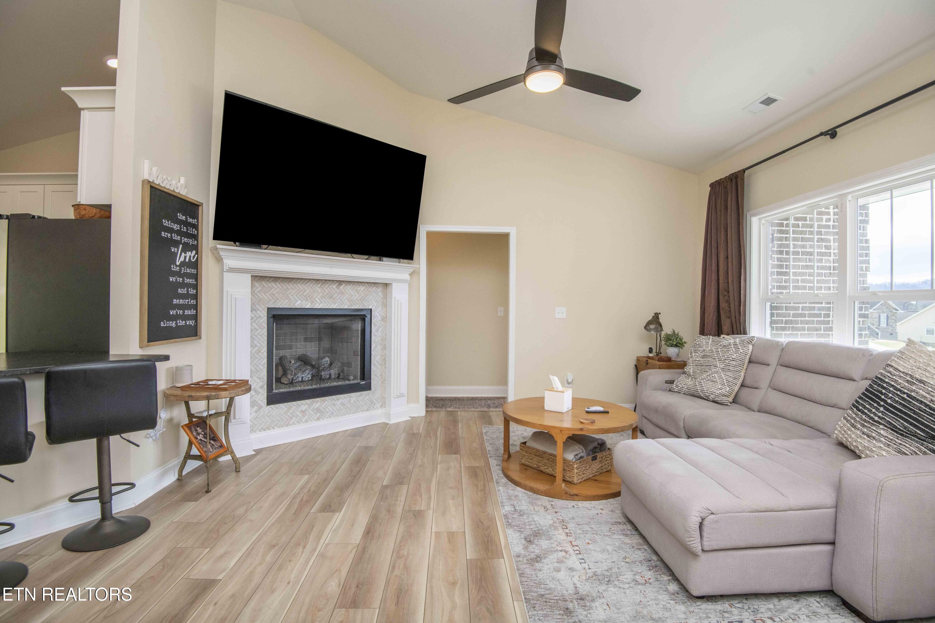 100 Claude Steadman Place Clinton, TN 37716 - Photo 10 of 43 living 3_1