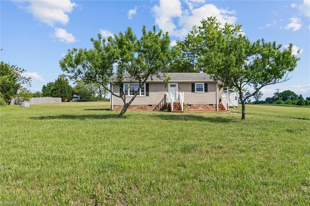 861 Creed Road Ararat, NC 27007 - Photo 3 of 18