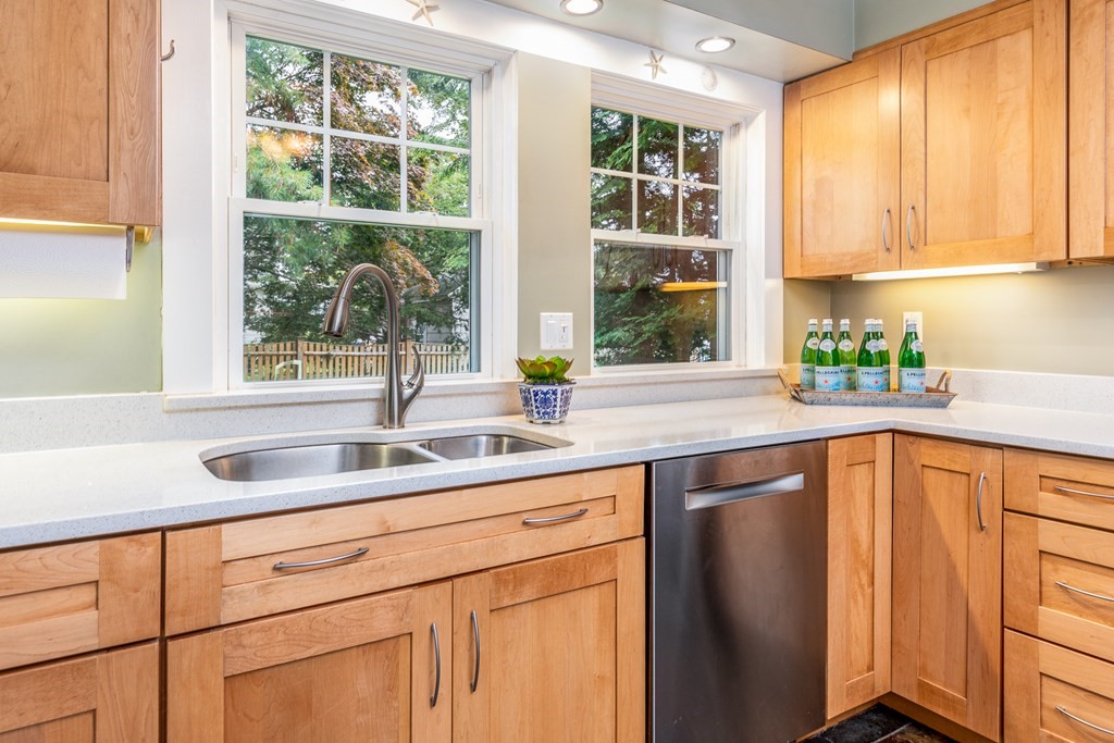 15 Ruby Avenue Marblehead, MA 01945 - Photo 13 of 37