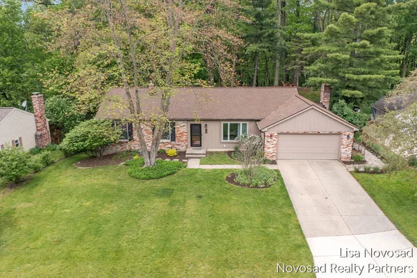 $528,000 | 485 Edgeworthe Drive Southeast, Ada, MI 49301