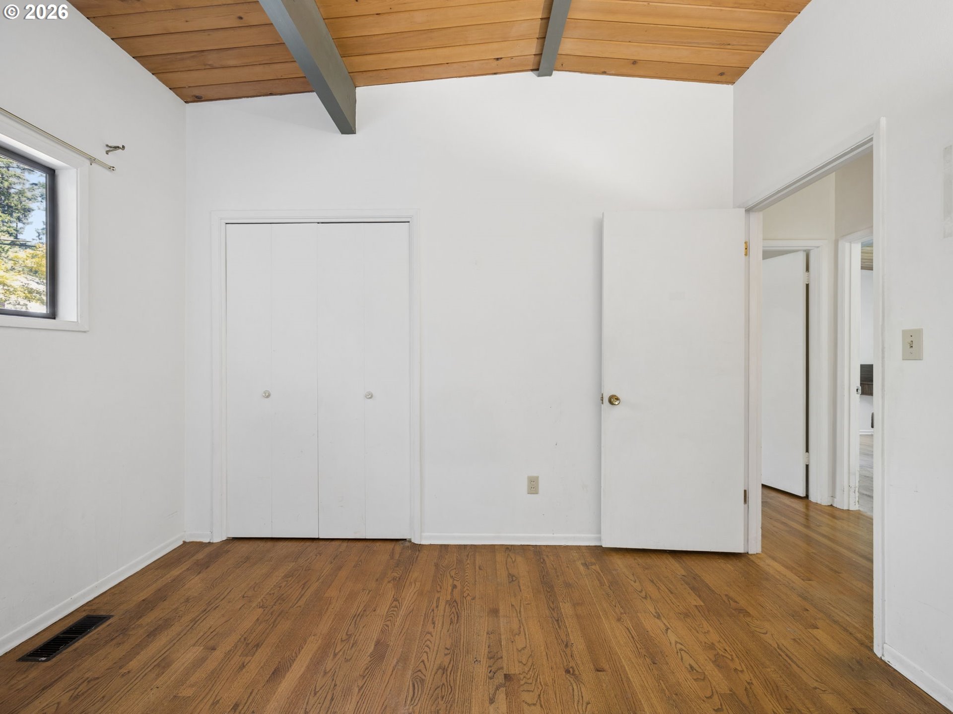 2950 Southwest Sunset Boulevard Portland, OR 97239 - Photo 21 of 47 Bedroom