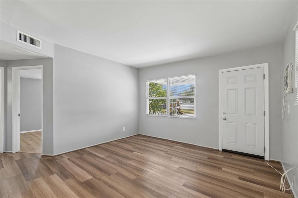 11136 104th Street Largo, FL 33773 - Photo 9 of 24
