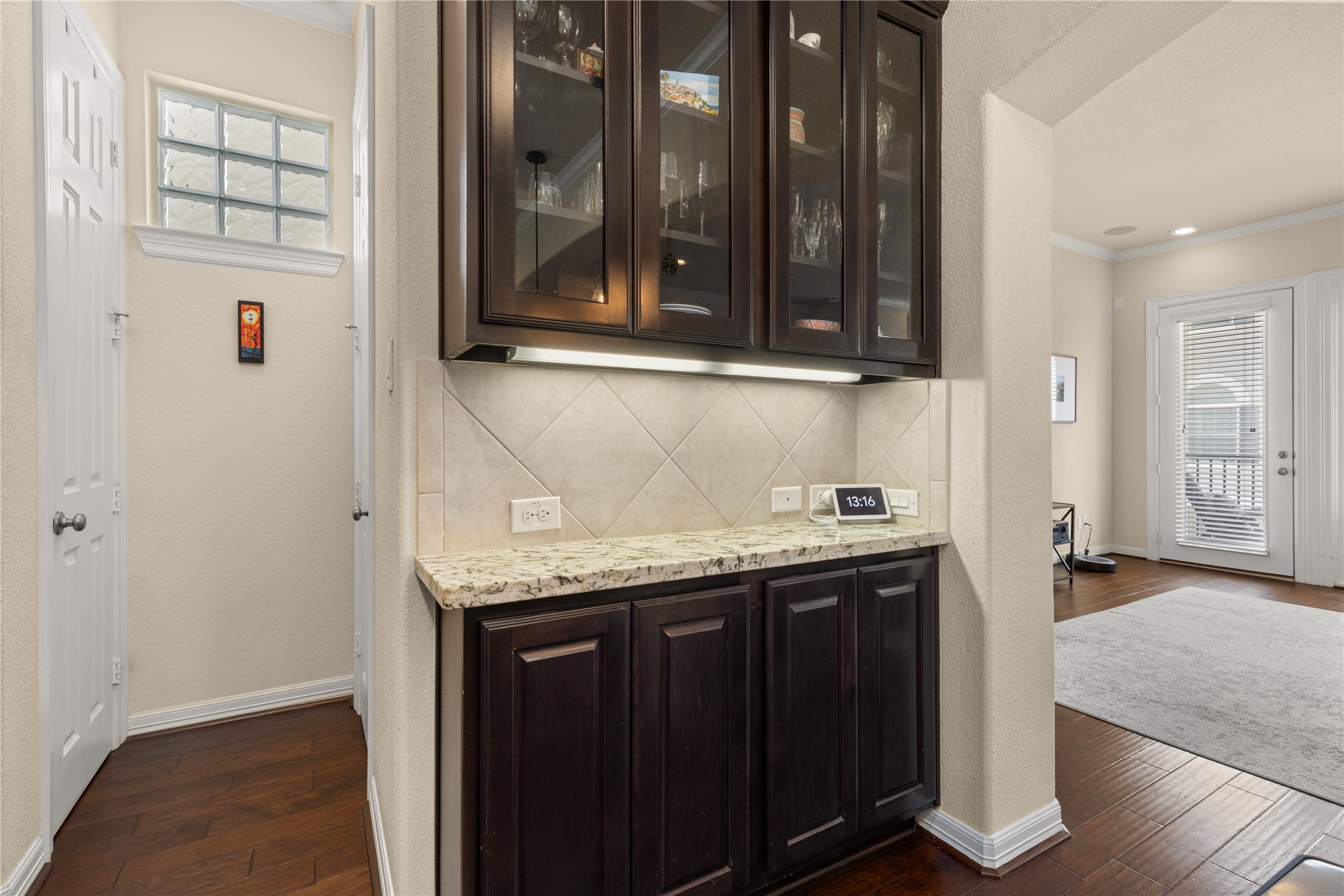 10204 Spring Shadows Park Circle Houston, TX 77080 - Photo 14 of 48 a kitchen with granite countertop a sink and cabinets