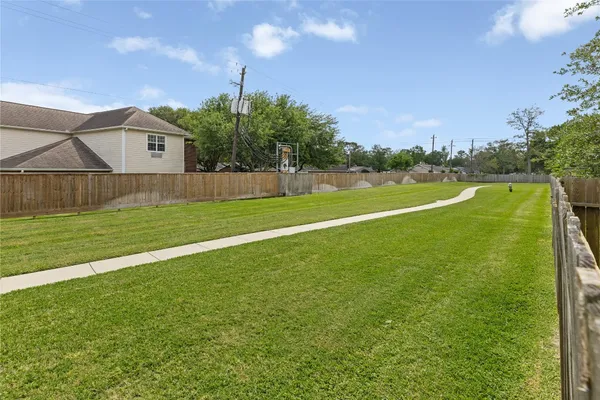 $394,900 | 10204 Spring Shadows Park Circle, Houston, TX 77080