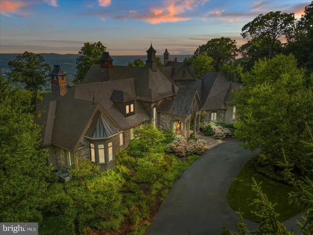 $3,950,000 | 300 River Bend Drive, Enola, PA 17025