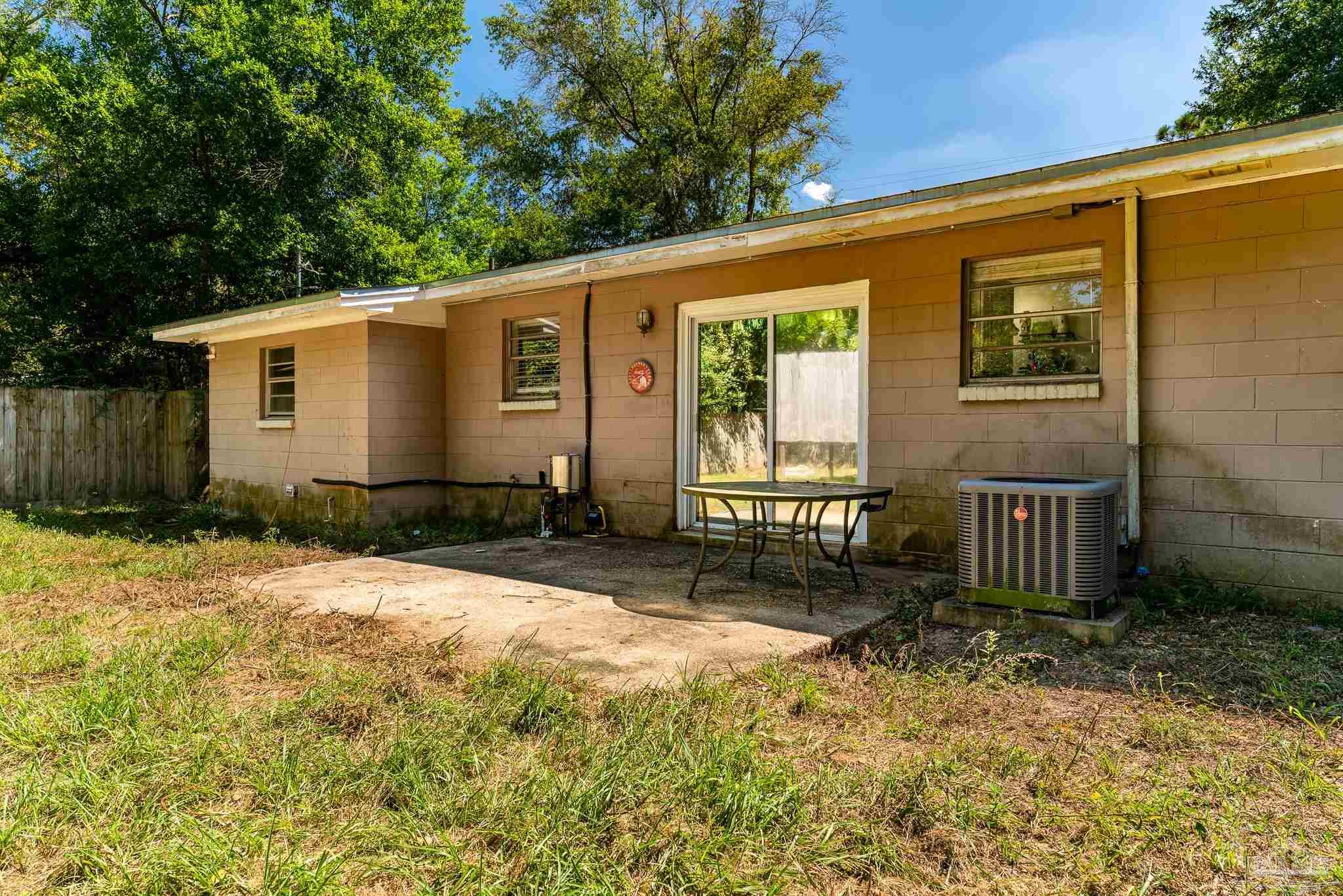 918 East Montclair Road Pensacola, FL 32505 - Photo 13 of 15