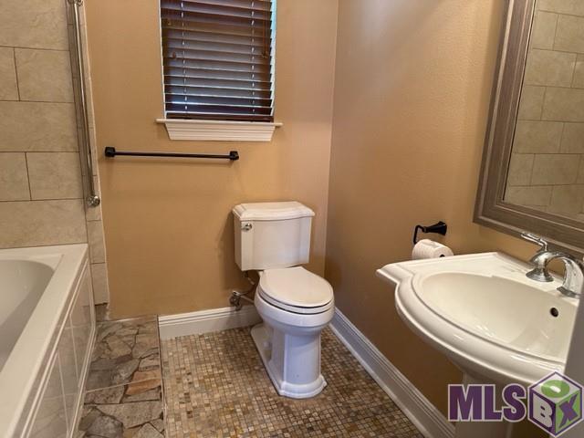 10275 Oliphant Road Baton Rouge, LA 70809 - Photo 10 of 20 Master Bath