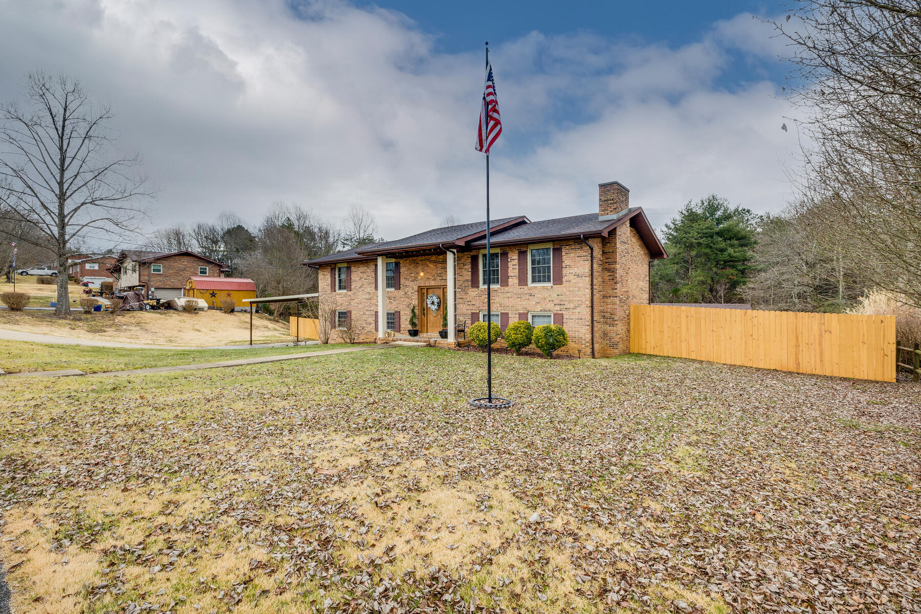 113 Ridgemont Street Bristol, TN 37620 - Photo 5 of 44 005