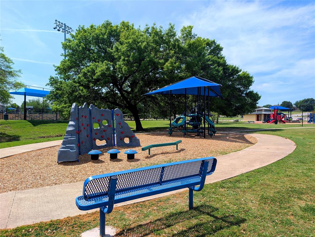 841 Lakeview Ridge White Settlement, TX 76108 - Photo 26 of 28 Central Park