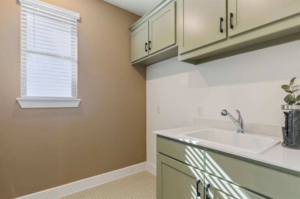 200 Bristol Lane Azle, TX 76020 - Photo 20 of 38 Representative