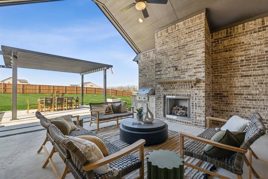 200 Bristol Lane Azle, TX 76020 - Photo 25 of 38 Representative