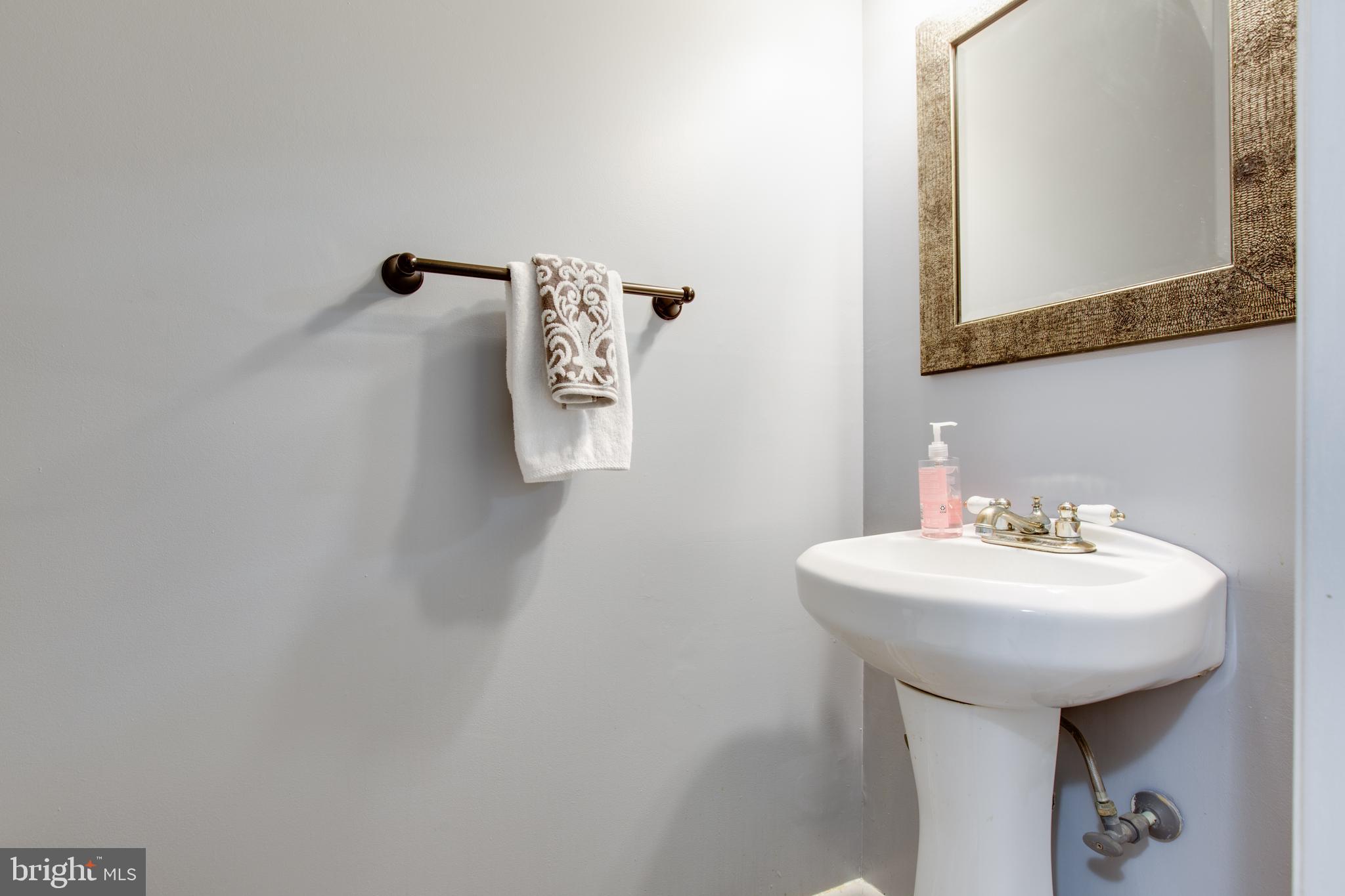 11877 New Country Lane Columbia, MD 21044 - Photo 7 of 53