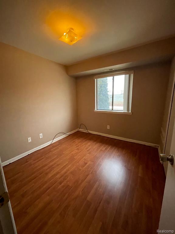 43284 Mound Road, Unit 406 Sterling Heights, MI 48314 - Photo 10 of 18 Gallery Image 10