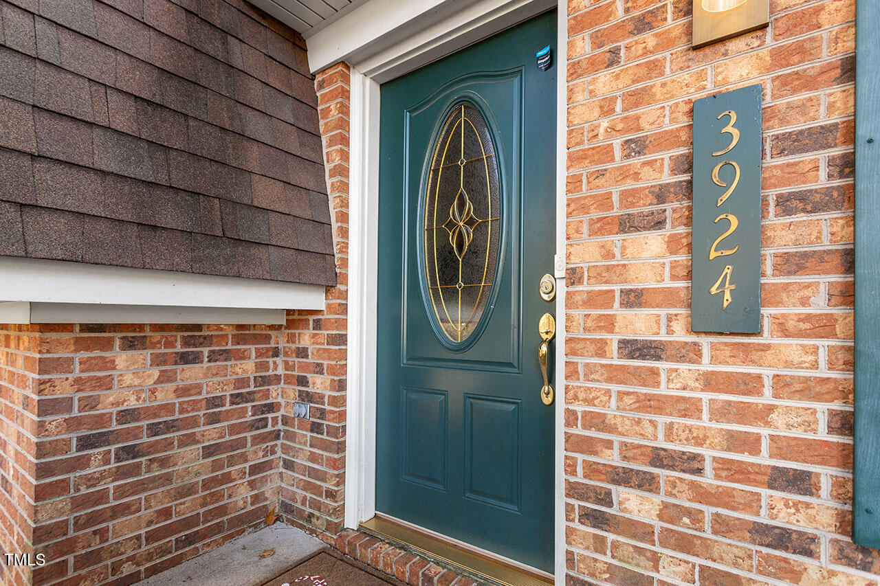 3924 Willow Oak Road Raleigh, NC 27604 - Photo 4 of 10 3924 Willow Oak Road_04