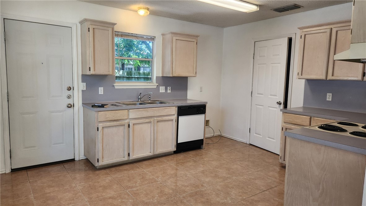 7841 Impala Drive Corpus Christi, TX 78414 - Photo 6 of 8