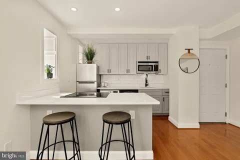 $315,000 | 1125 12th Street Northwest, Unit 31, Washington, DC 20005