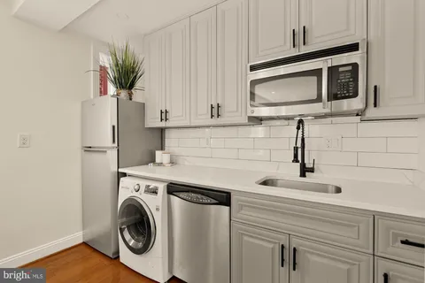 $315,000 | 1125 12th Street Northwest, Unit 31, Washington, DC 20005