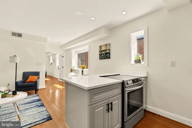 $315,000 | 1125 12th Street Northwest, Unit 31, Washington, DC 20005