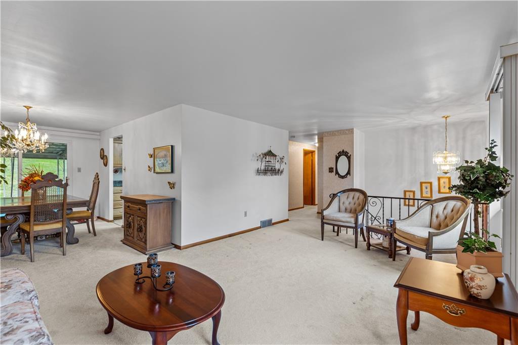 436 Sharon Road Coraopolis, PA 15108 - Photo 8 of 29 Gallery Image 8