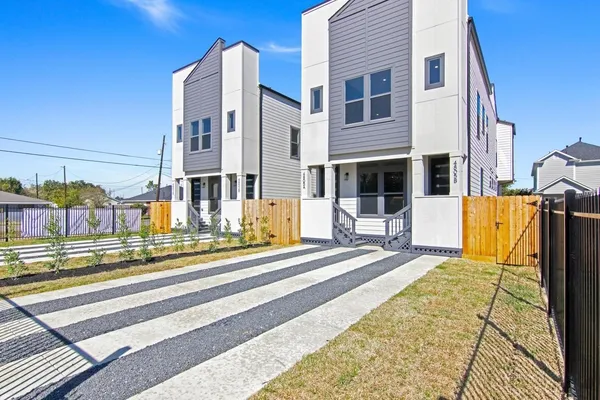 $2,399 | 4805 Paula Street, Unit B, Houston, TX 77033