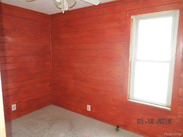 55 Batavia Street River Rouge, MI 48218 - Photo 4 of 13 009.JPG