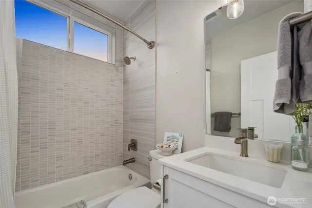 $4,250 | 1810 Northwest 89th Street, Seattle, WA 98117