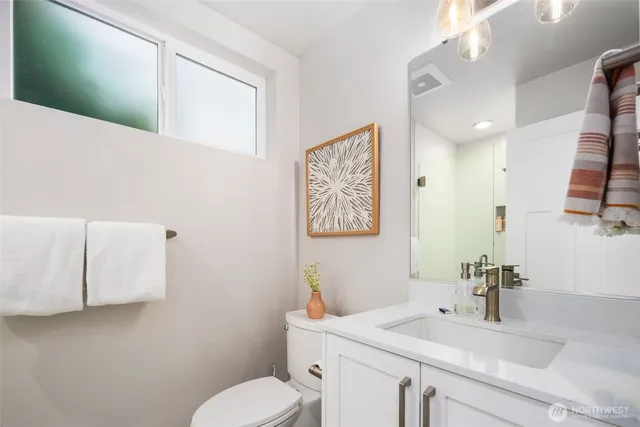 $4,250 | 1810 Northwest 89th Street, Seattle, WA 98117