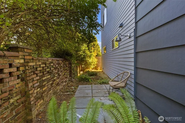 $4,250 | 1810 Northwest 89th Street, Seattle, WA 98117