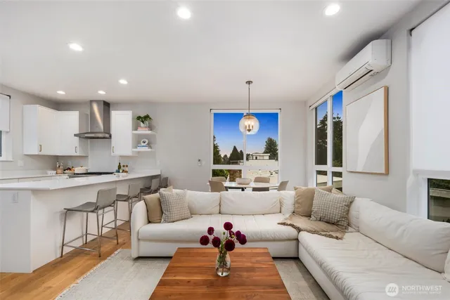 $4,250 | 1810 Northwest 89th Street, Seattle, WA 98117