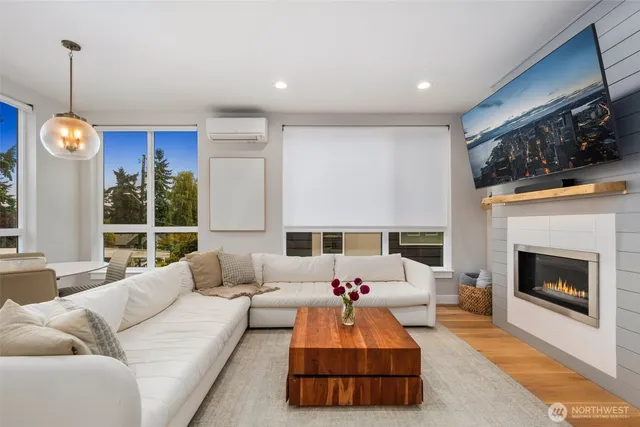 $4,250 | 1810 Northwest 89th Street, Seattle, WA 98117