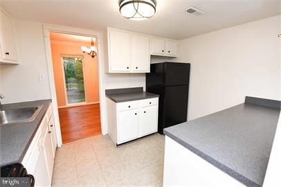 1721 Ivy Oak Square Reston, VA 20190 - Photo 8 of 40 Kitchen