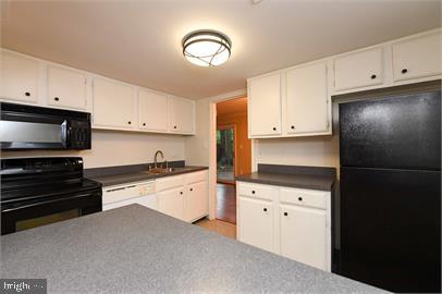 1721 Ivy Oak Square Reston, VA 20190 - Photo 9 of 40 Kitchen