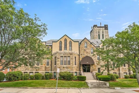 $749,000 | 115 Washington Street, Unit 2A, Winchester, MA 01890