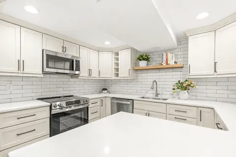 $749,000 | 115 Washington Street, Unit 2A, Winchester, MA 01890