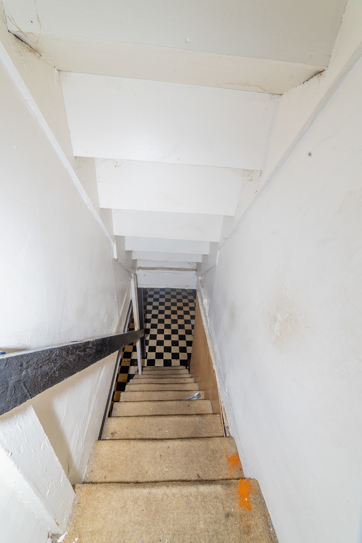 9154 South May Street Chicago, IL 60620 - Photo 26 of 40 a view of entryway