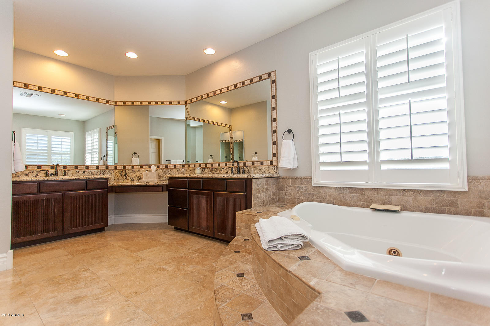 3661 East Maffeo Road Phoenix, AZ 85050 - Photo 27 of 52 His & Hers Sinks