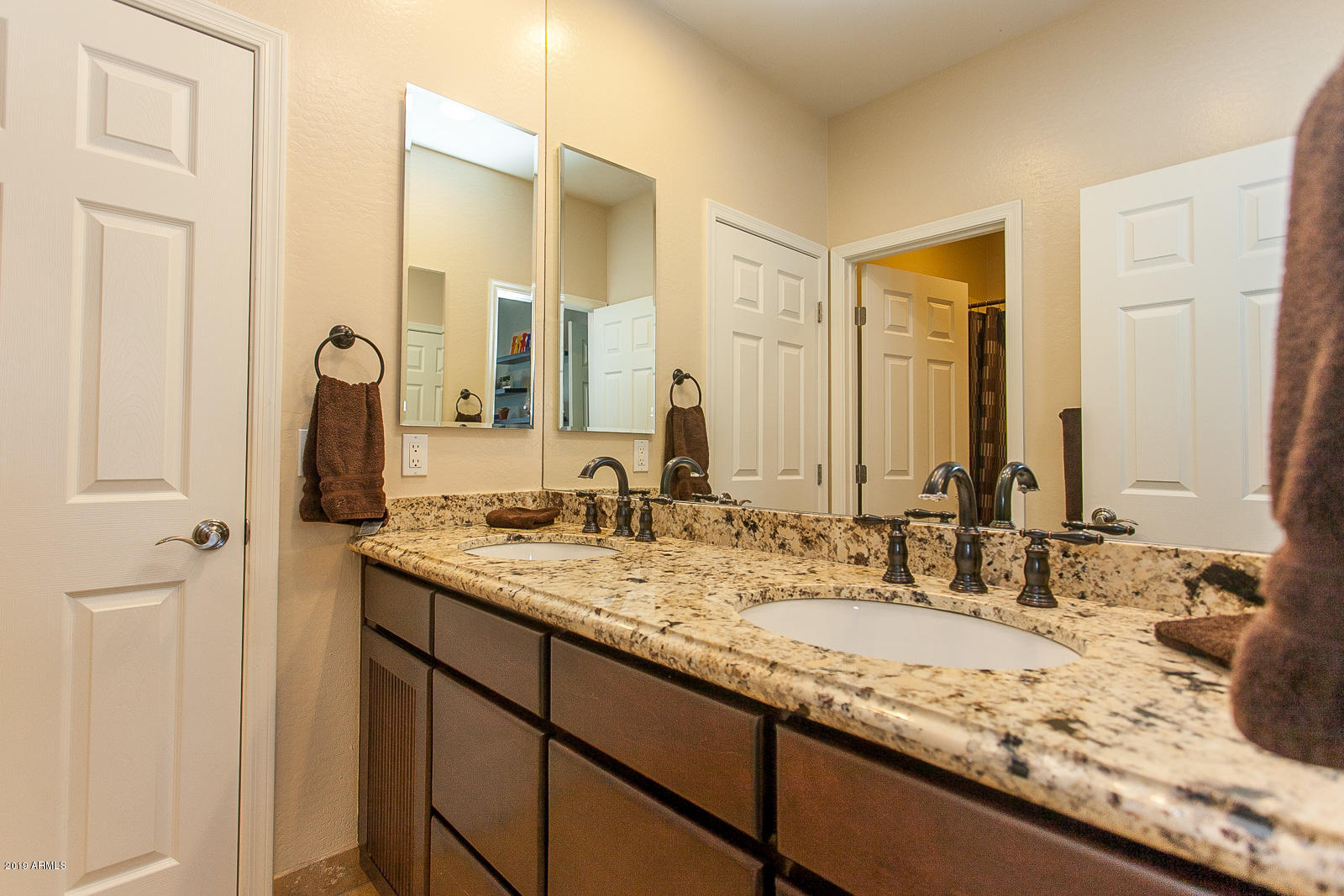 3661 East Maffeo Road Phoenix, AZ 85050 - Photo 36 of 52 Jack & Jill Bath