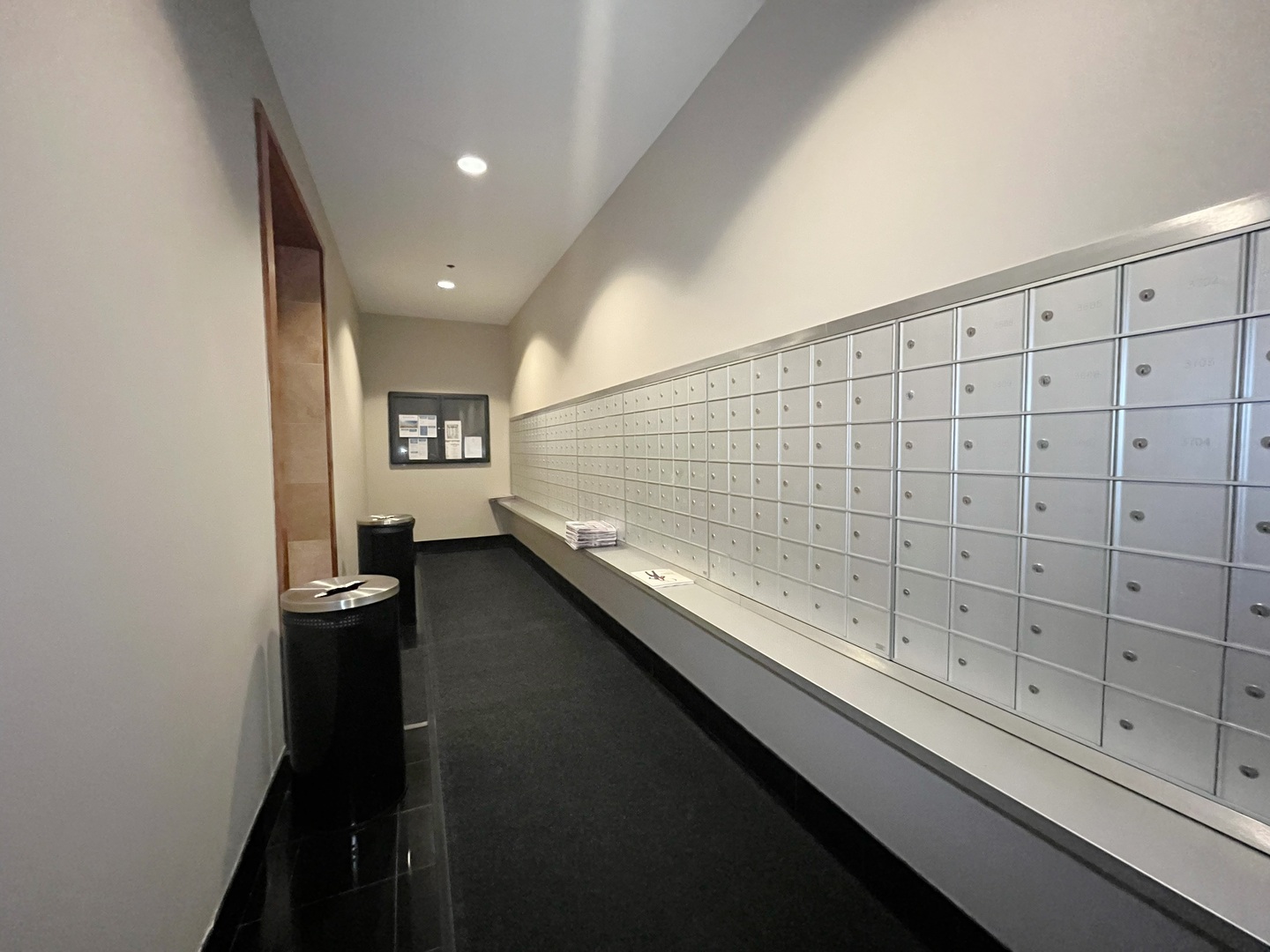 1122 North Clark Street, Unit 1702 Chicago, IL 60610 - Photo 14 of 18