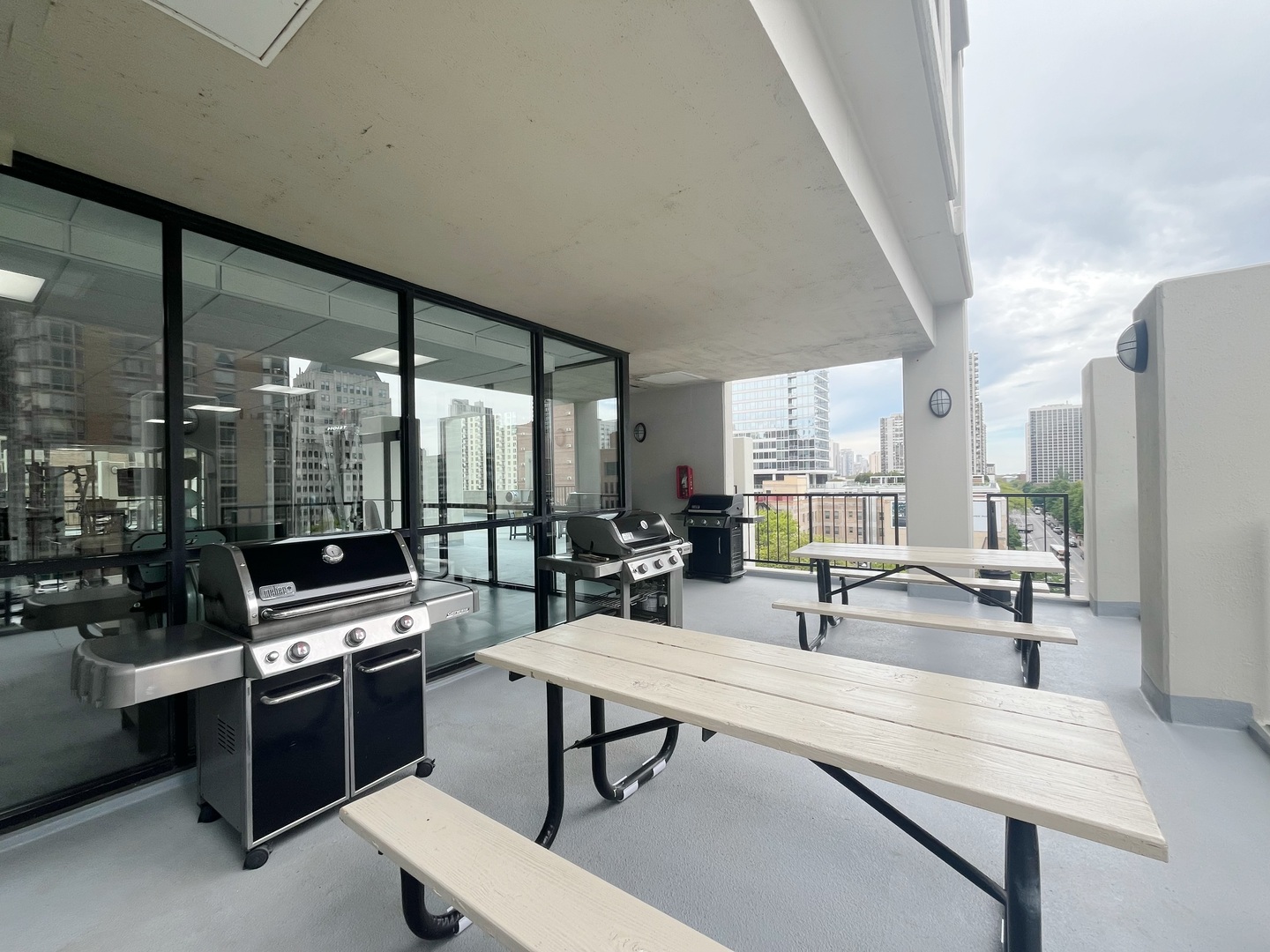 1122 North Clark Street, Unit 1702 Chicago, IL 60610 - Photo 16 of 18