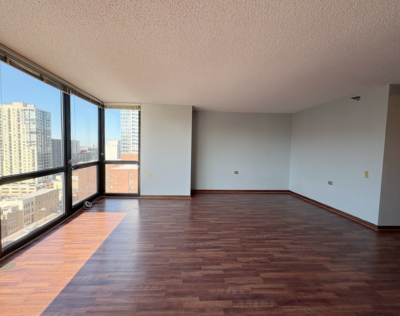 1122 North Clark Street, Unit 1702 Chicago, IL 60610 - Photo 7 of 18