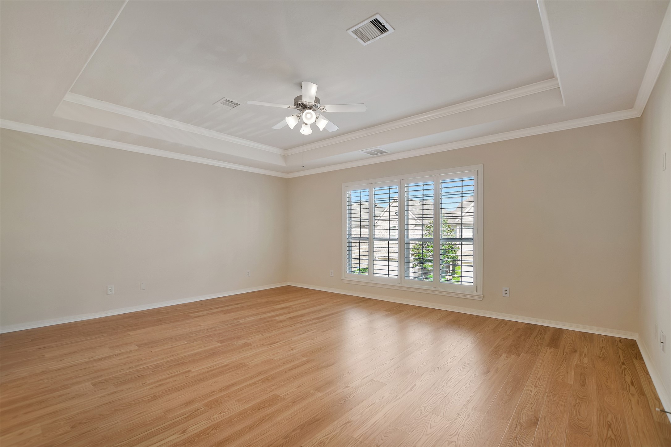 14459 Basalt Lane Houston, TX 77077 - Photo 27 of 35 Large Primary Bedroom