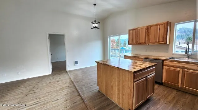 $387,900 | 340 South 3rd Street, St. Maries, ID 83861