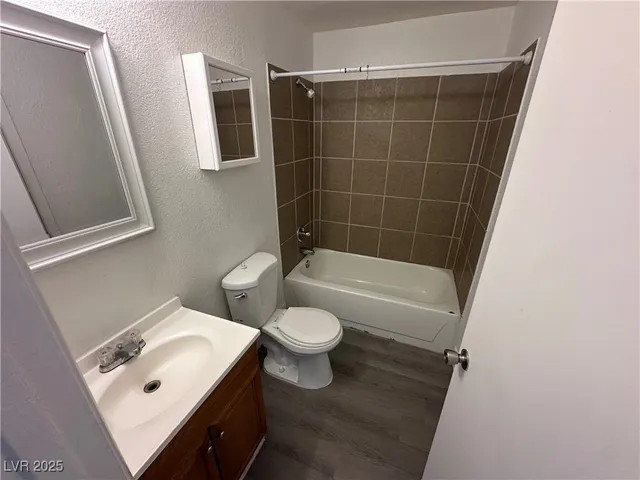 $1,095 | 6966 Issac Avenue, Unit 1, Las Vegas, NV 89156