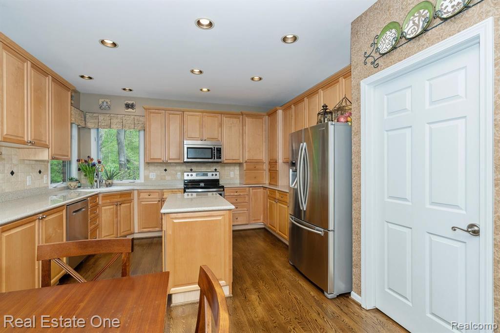 1177 Chesapeake Rochester Hills, MI 48307 - Photo 20 of 63
