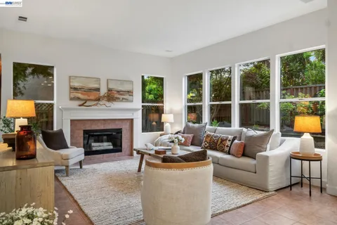 $2,095,000 | 367 Creedon Circle, Alameda, CA 94502