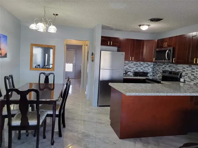 $1,500 | 800 Southwest 11th Avenue, Unit 17, Hallandale Beach, FL 33009