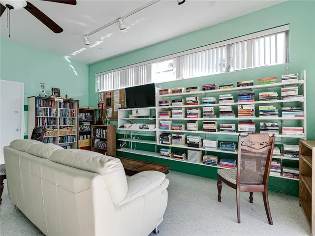 $1,500 | 800 Southwest 11th Avenue, Unit 17, Hallandale Beach, FL 33009