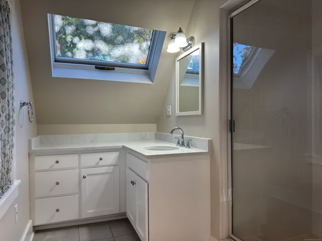 $2,400 | 4 Sycamore Lane, West Hartford, CT 06117