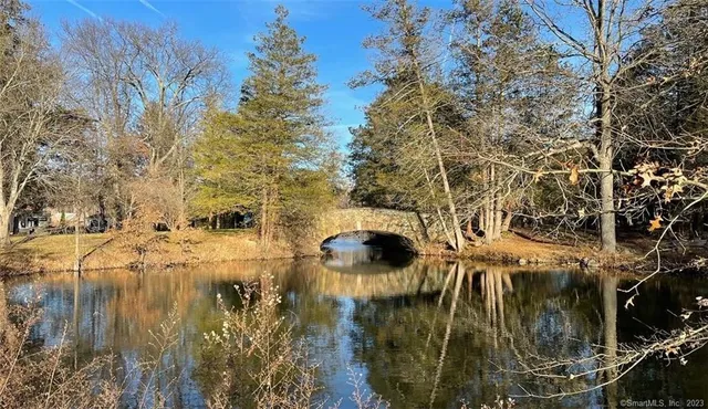 $2,400 | 4 Sycamore Lane, West Hartford, CT 06117